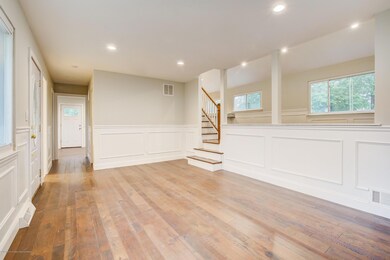 006_Living Room