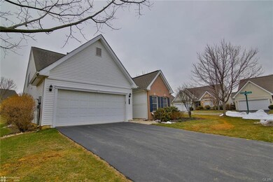 5122 Valley Stream Ln, Macungie, PA 18062 - photo 2