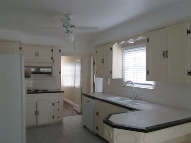 909 Pinemont Dr, Houston, TX 77018 - photo 4