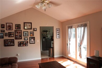 3338 Berkdale Dr, Columbus, IN 47203 - photo 5