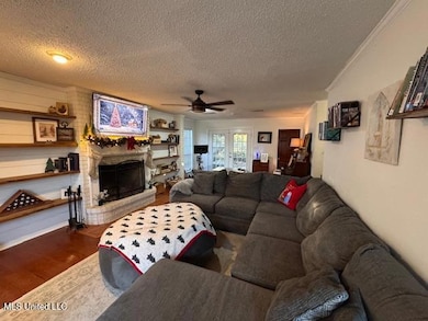 1309 Pascagoula St, Pascagoula, MS 39567 - photo 3