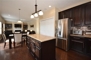 *Extra large pantry*Seating area too*
