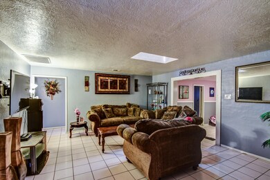 family room 2