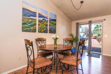 1531 SW 17th St, Redmond, OR 97756 - photo 6