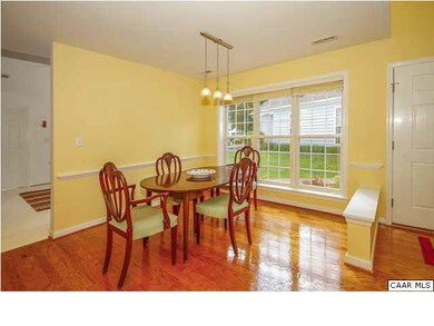 Lots of windows in the dining area bring in more l