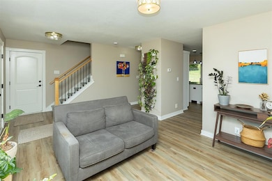 Front entry/seating area