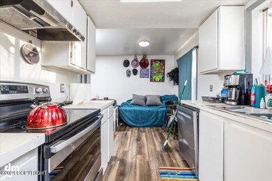 07-Unit 1 Kitchen-DW-7574