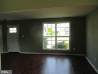 9 Quiet Sunset Ct, Essex, MD 21221 - photo 4