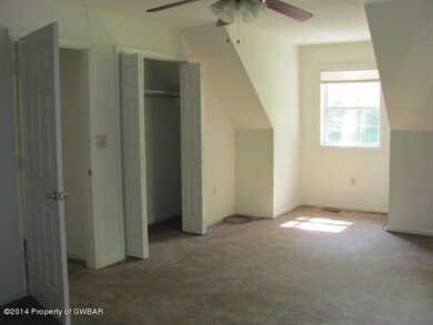 203 Trapper Springs Cir, Drums, PA 18222 - photo 2