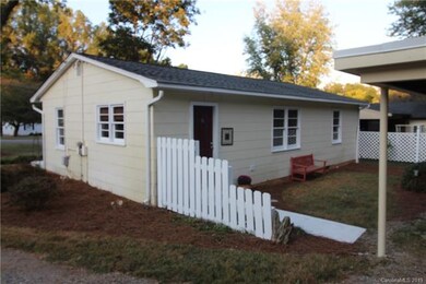 626 Hartness Rd, Statesville, NC 28677 - photo 3