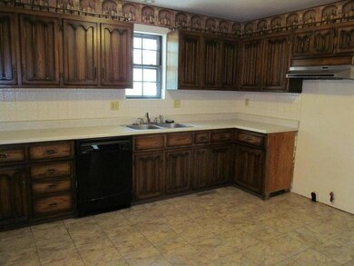 Roomy kitchen