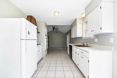 The perfect sized kitchen for all your cooking and entertaining needs