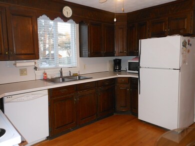 101 Orchardview St, West Springfield, MA 01089 - photo 5