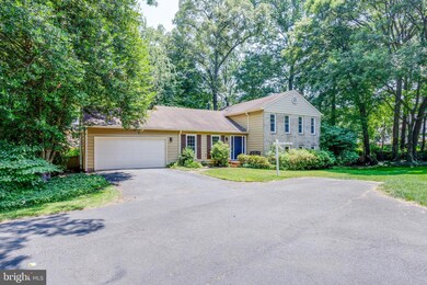 9216 Burnetta Dr, Annandale, VA 22003 - photo 2