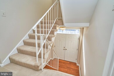 8038 Sleepy View Ln, Springfield, VA 22153 - photo 4