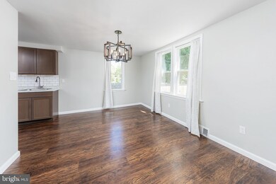 313 Woodbury Lake Dr, Woodbury, NJ 08096 - photo 7