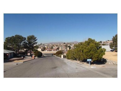 10817 John Schlee Ct, El Paso, TX 79935 - photo 2