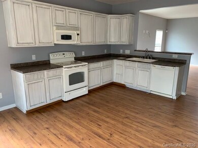 193 Boiling Brook Dr, Statesville, NC 28625 - photo 4