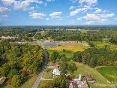 447 Barry Oak Rd, Statesville, NC 28625 - photo 5