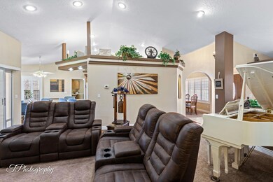 14-web-or-mls-660 N Daybreak Dr-13