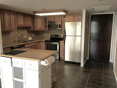 Kitchen with mobile island