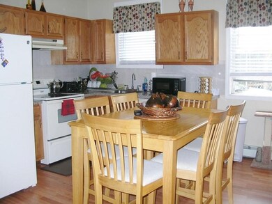 Kitchen/Dining Area