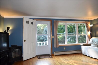 Front entrance to living room....