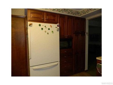 Kitchen A lot of cupboards!!!!