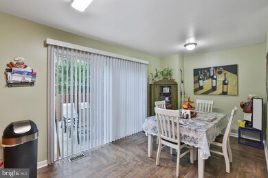 116 Hatenback Ct unit 245, Sterling, VA 20164 - photo 3