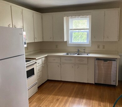 8 Cushing Ave, Nashua, NH 03064 - photo 4