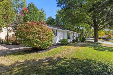 6833 Stearns St, Shawnee, KS 66203 - photo 4