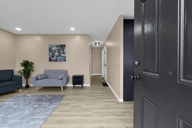 6-web-or-mls-861-e-4th-ave