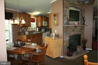 333 Wakefield Dr, Colonial Beach, VA 22443 - photo 4