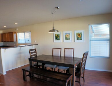 5.Dinning and Breakfast bar