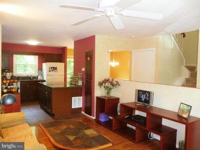 9531 Poplar Leaf Ct, Fairfax, VA 22031 - photo 2