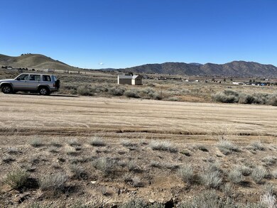 Land 4 with Well & Storage Unit