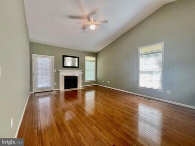 246 N View Cir, Warrenton, VA 20186 - photo 5