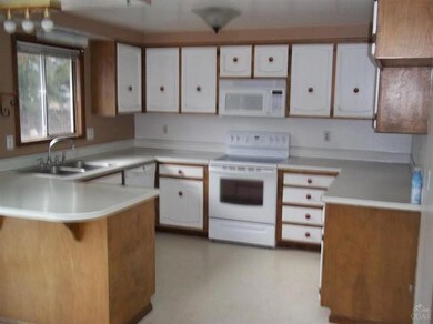 61562 Twin Lakes Loop, Bend, OR 97702 - photo 4