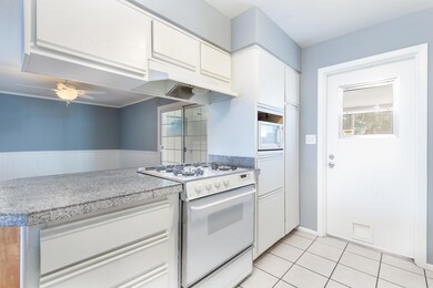 919 W Parkway-12