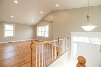 257 Tecumseh St, Fall River, MA 02721 - photo 5