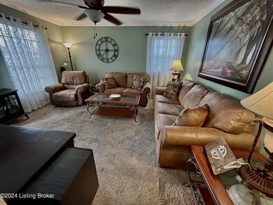 8015 Grenelle Dr, Louisville, KY 40228 - photo 6