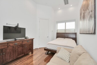 Guest bedroom downstairs with ensuite full bathroo