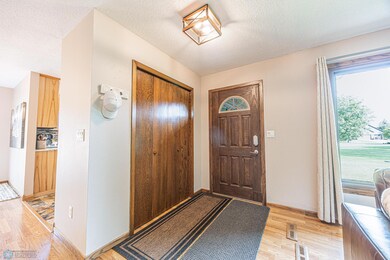 204 Oxbow Cir, Oxbow, ND 58047 - photo 5