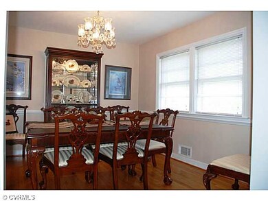 Dining Room - Hardwood Floors in the Dining Room