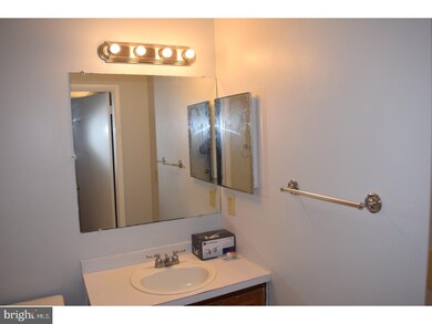 7207 Tamarron Dr unit 7207, Plainsboro, NJ 08536 - photo 4