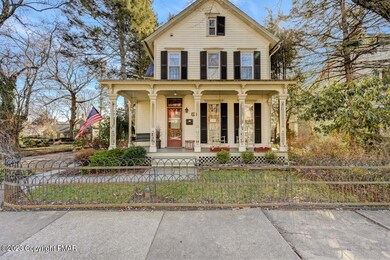 721 Scott St, Stroudsburg, PA 18360 - photo 2