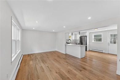 31 Peach Ave, Providence, RI 02906 - photo 2