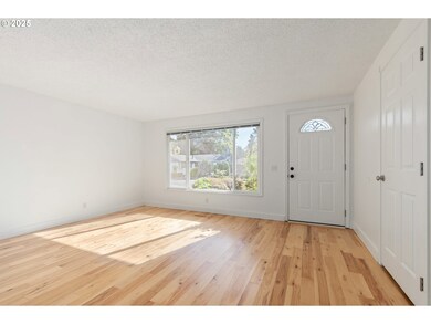 3015 Kentwood Dr, Eugene, OR 97401 - photo 7