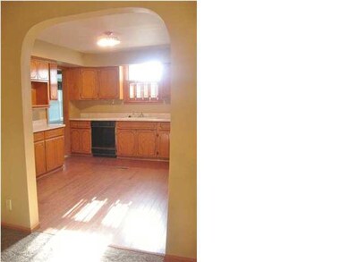 Archway to kitchen