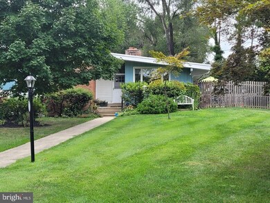 4112 Barberry Dr, Lafayette Hill, PA 19444 - photo 2